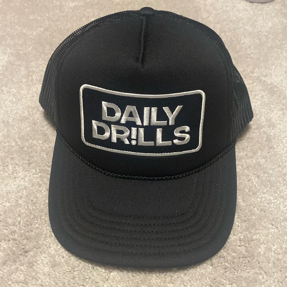 NWOT Black and White Daily Drills Trucker Hat